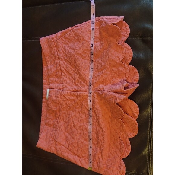#440 | Pink Salmon Textured Crown & Ivy Scallop Shorts Size 4 - Picture 3 of 13
